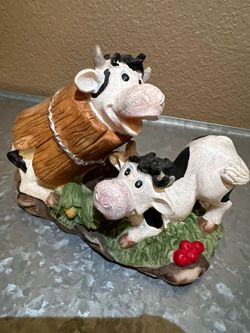 Cute Cow Figurine – Farmhouse Country Décor