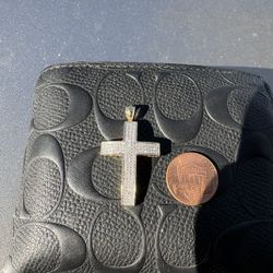 10k diamond cross 1.5 inch