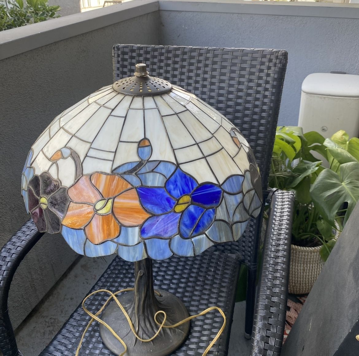 VINTAGE TIFFANY LAMP 