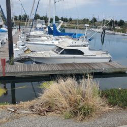 Sportfisher Boat For Sale. 28' Sea Bird Bertram