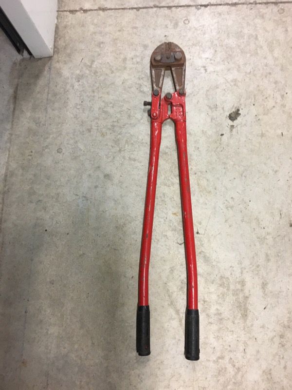 Very Large Bolt Cutters 4'