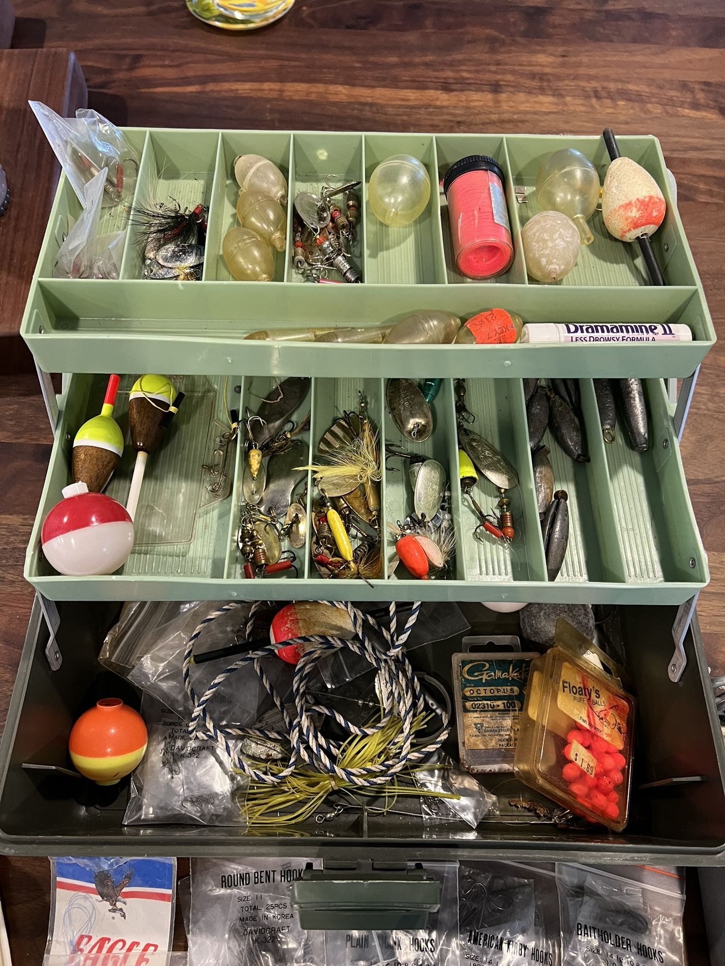 Davidcraft Vintage Tackle Box Lures and hooks for Sale in Long Beach, CA -  OfferUp