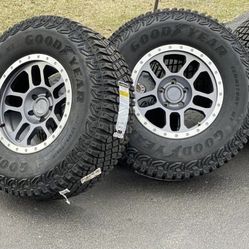 35” Set of 5 Wheels Jeep 5x127 Rims JK Gladiator JL M/T Tires Wrangler
