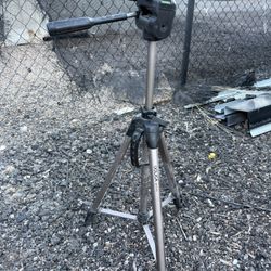 Dolica WT3770 Tripod