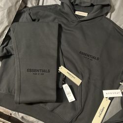 Essentials Color Black 