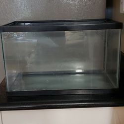 Aquarium Fish Tank 10 Gallon 20" x 12" x 10" In Good Clean Condition 