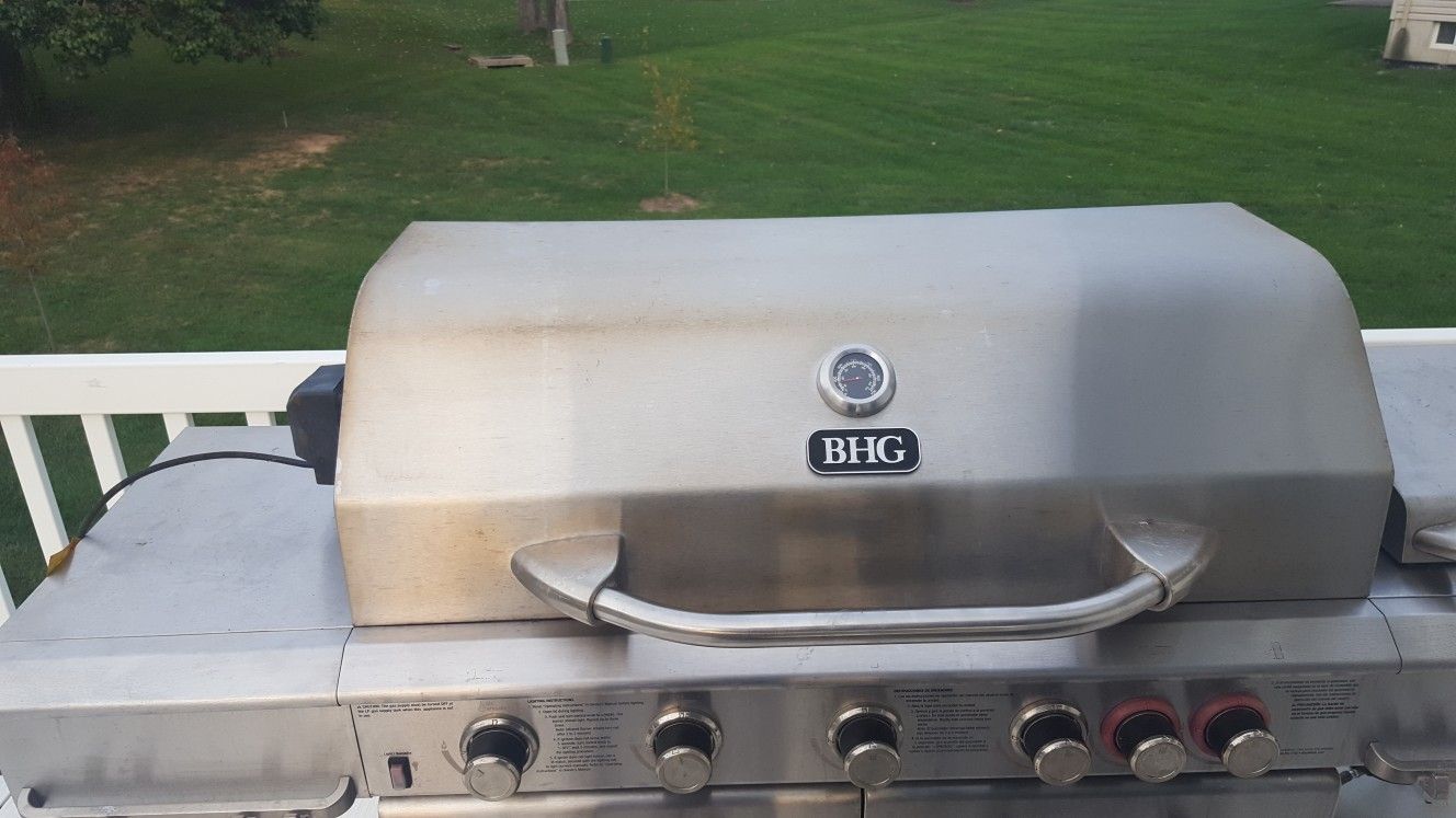 BHG 6 Burner Gas grill with Searing Infared Burner and rotisserie kit