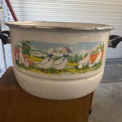 Vintage Duck Stock Pot For Cooking