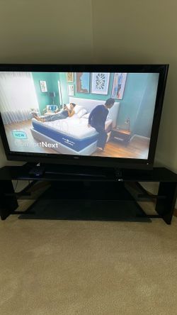 Up To 65 Inches Tv Stand and 40 Inch Vizio tv