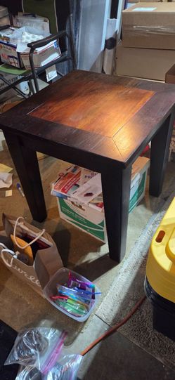 Seldens end tables