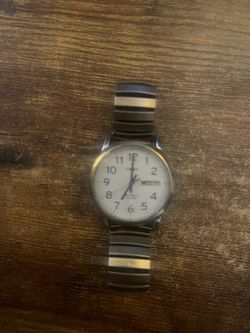Timex Easy Reader Works Wrist Watch Indiglo Day Date Crack On Glass Wear On Case