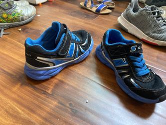 Sketchers boys size 3