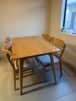Armgart 4 Person Dining Set