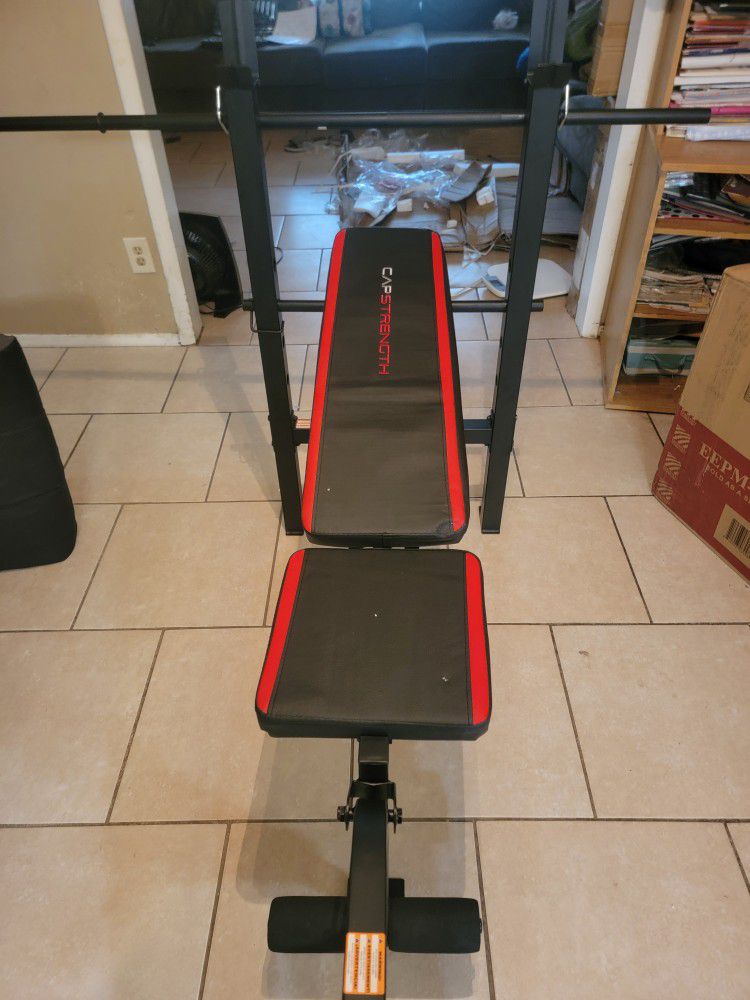 Adjustable Bench With 90lbs Of Weights