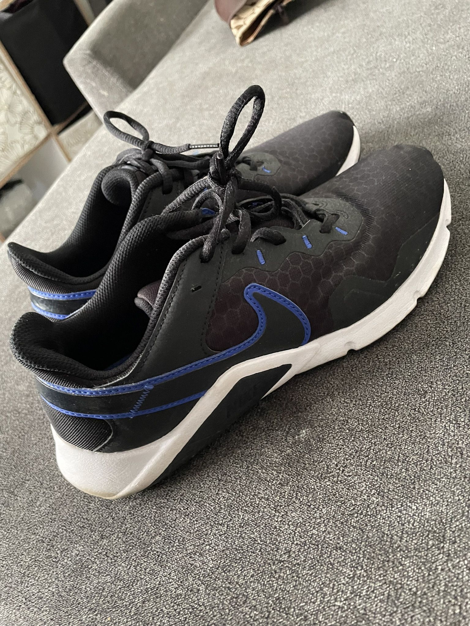 Women’s Nike Size 7