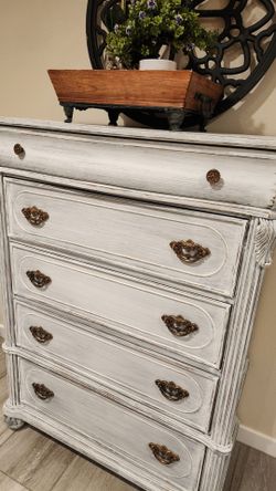 Dresser  .. Entry Table