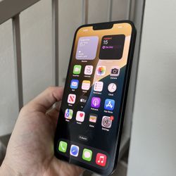 Apple iPhone 14 Plus 128GB AT&T/Cricket! Like new! We offer financing!