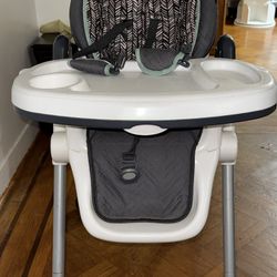 Baby Seat With Bib 