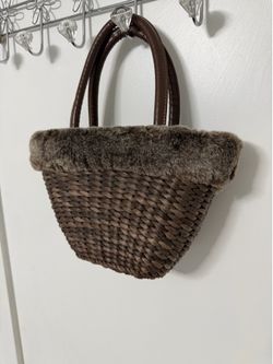 BATH & BODY WORKS TOTE BASKET