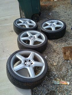 A 20 In AMG Mercedes Wheels Tire Size 255/35-20s