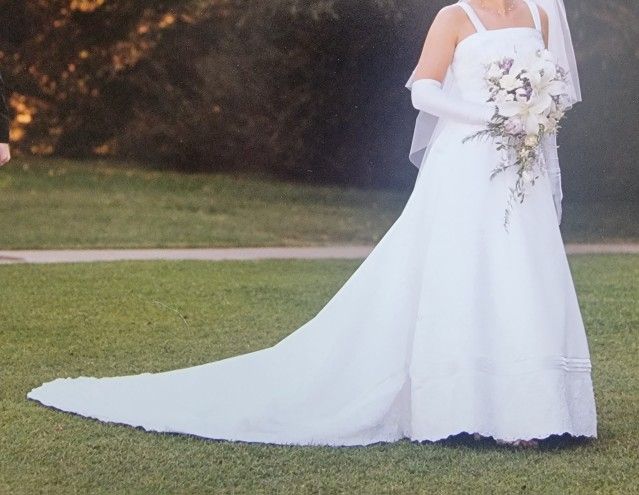 SALE~ Timeless Drop Waist Wedding Dress sz 12, Veil and Headpiece included