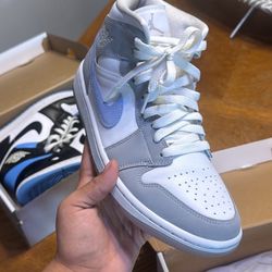 Woman Air Jordan 1 Mid