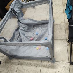 Brand New Play Pens for Babies and Toddlers, Mini Baby Fence Play Area,Safe Anti-Fall Play Yard with Gates, Small Playpen for Babies with Breathab