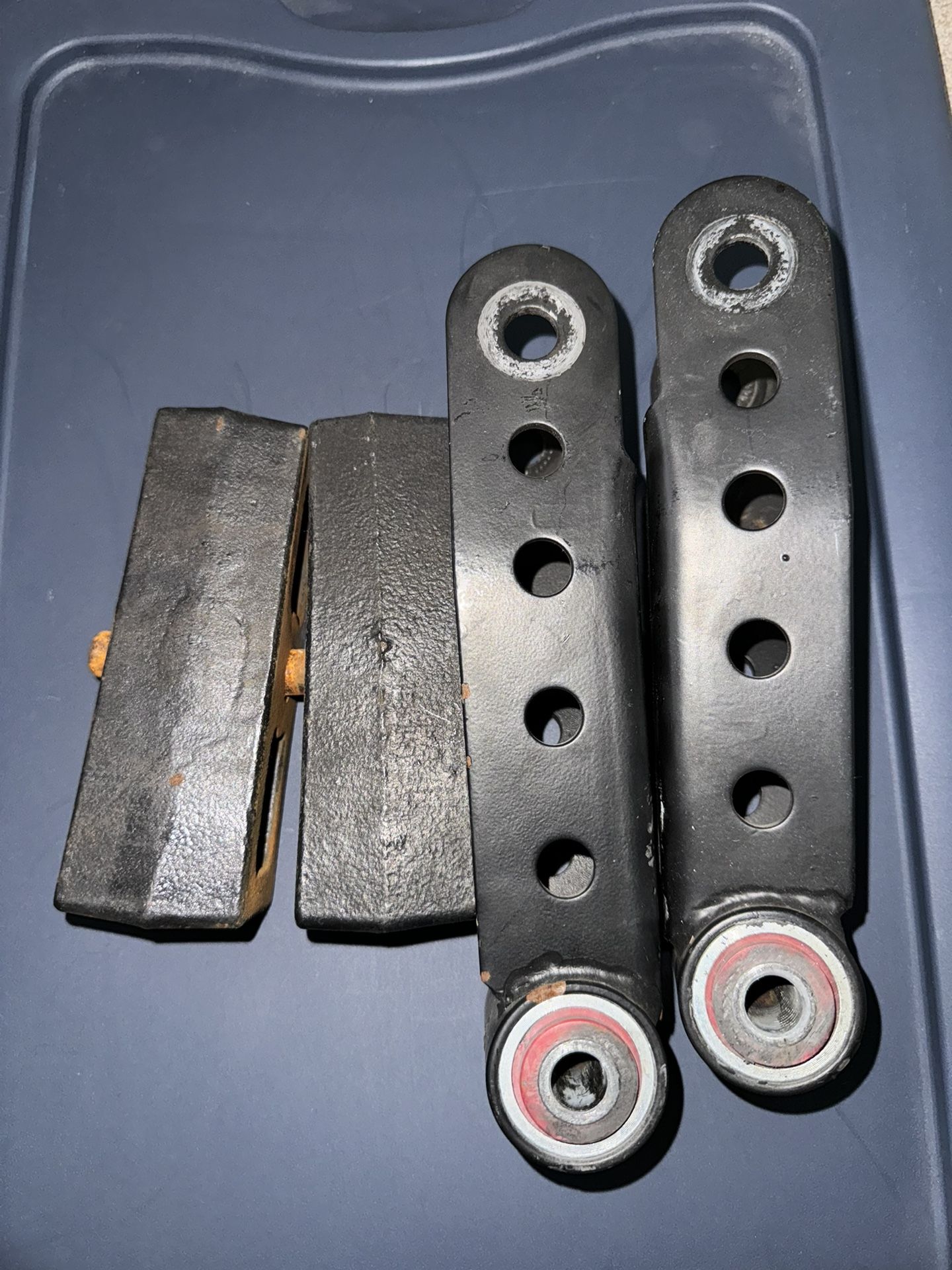 Drop Shackles 07-13 Silverado