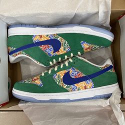 Nike Dunk Low “Foam Finger” Size 11 - DZ5184-300 - New