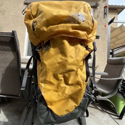 The North Face 65lt Hiking And Camping Backpack