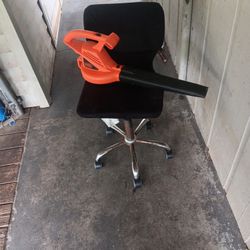 LEAF BLOWER