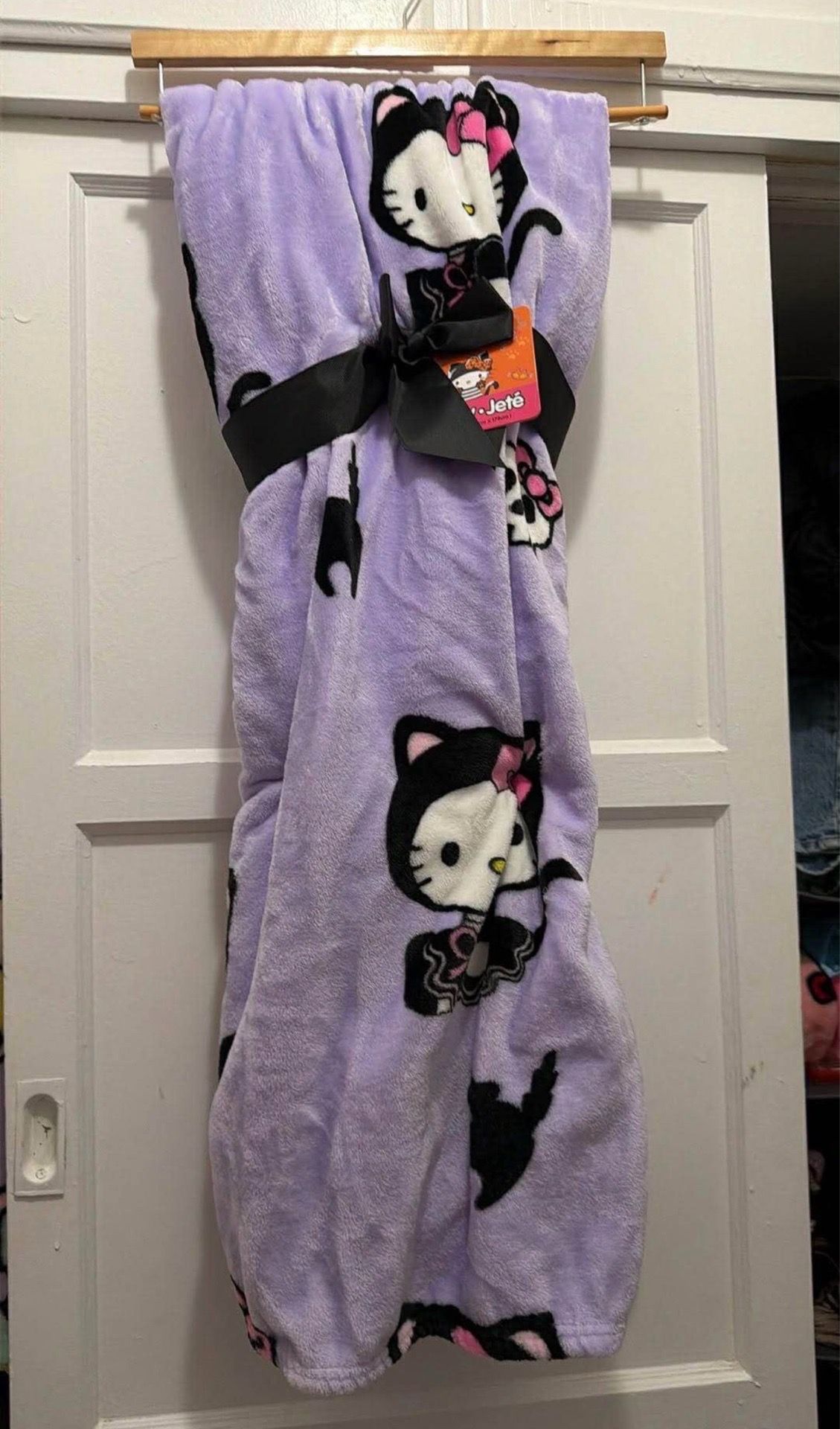 Hello Kitty blanket
