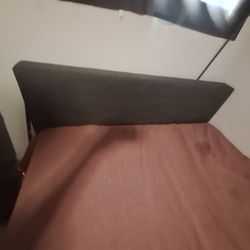 Queen Size Bed Excellent Condition Paid $200