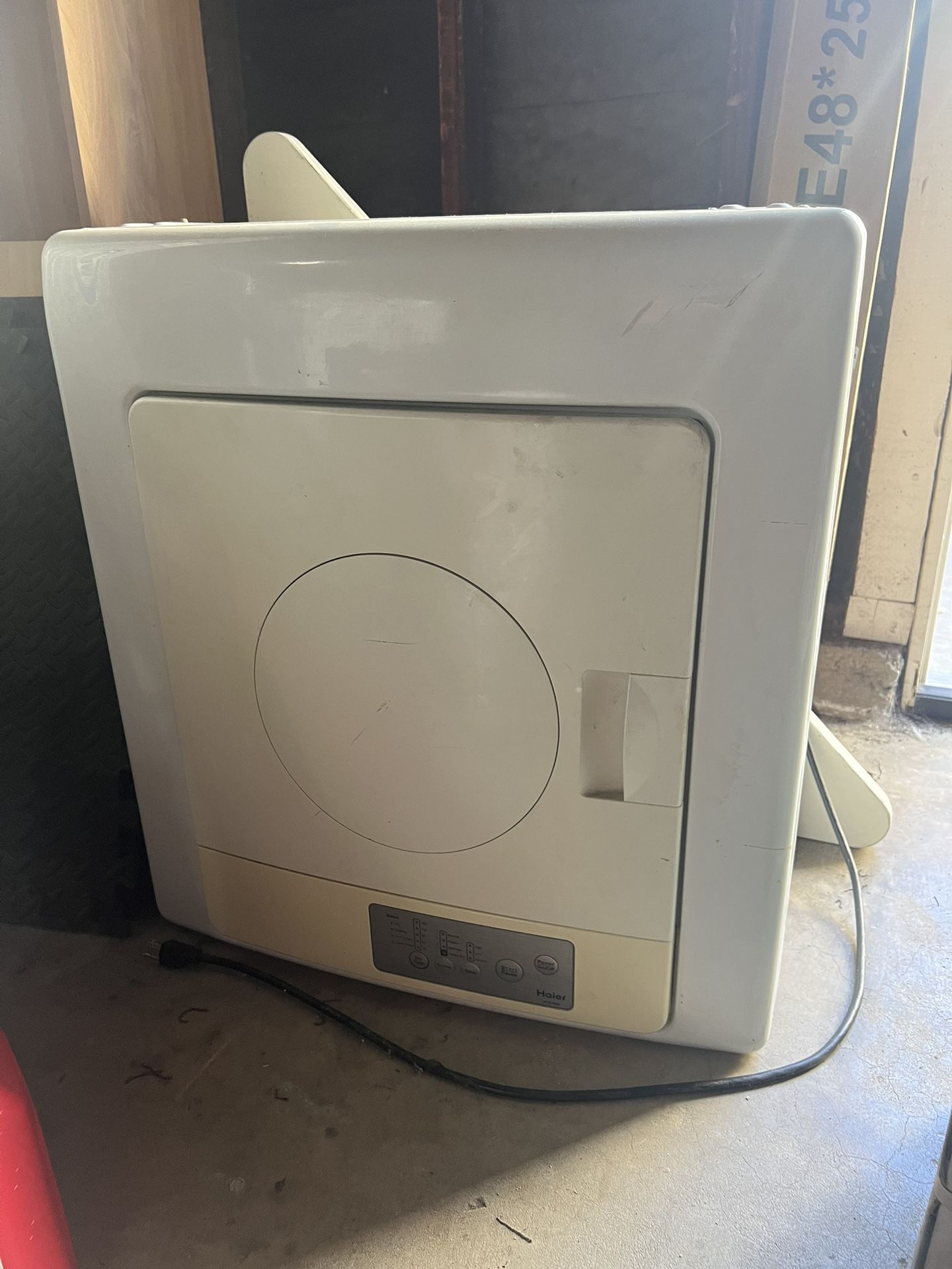 Haier Tumble electric dryer HLP140E