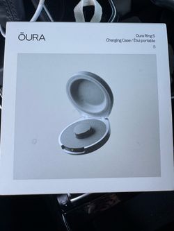 Oura Ring 5 charging case