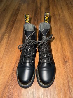 Dr. Martens Jadon Smooth Leather Size 9 women/8 men