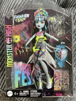 Monster High  Fest Frankie Stein Fashion Doll with Festival Outfit, Band Poster, and Accessor