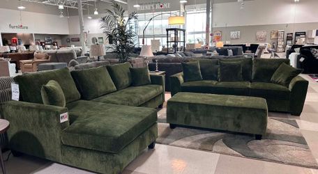 💞OM 💞  Brand New Living Room Sectional with Chaise, Sofa and ottoman