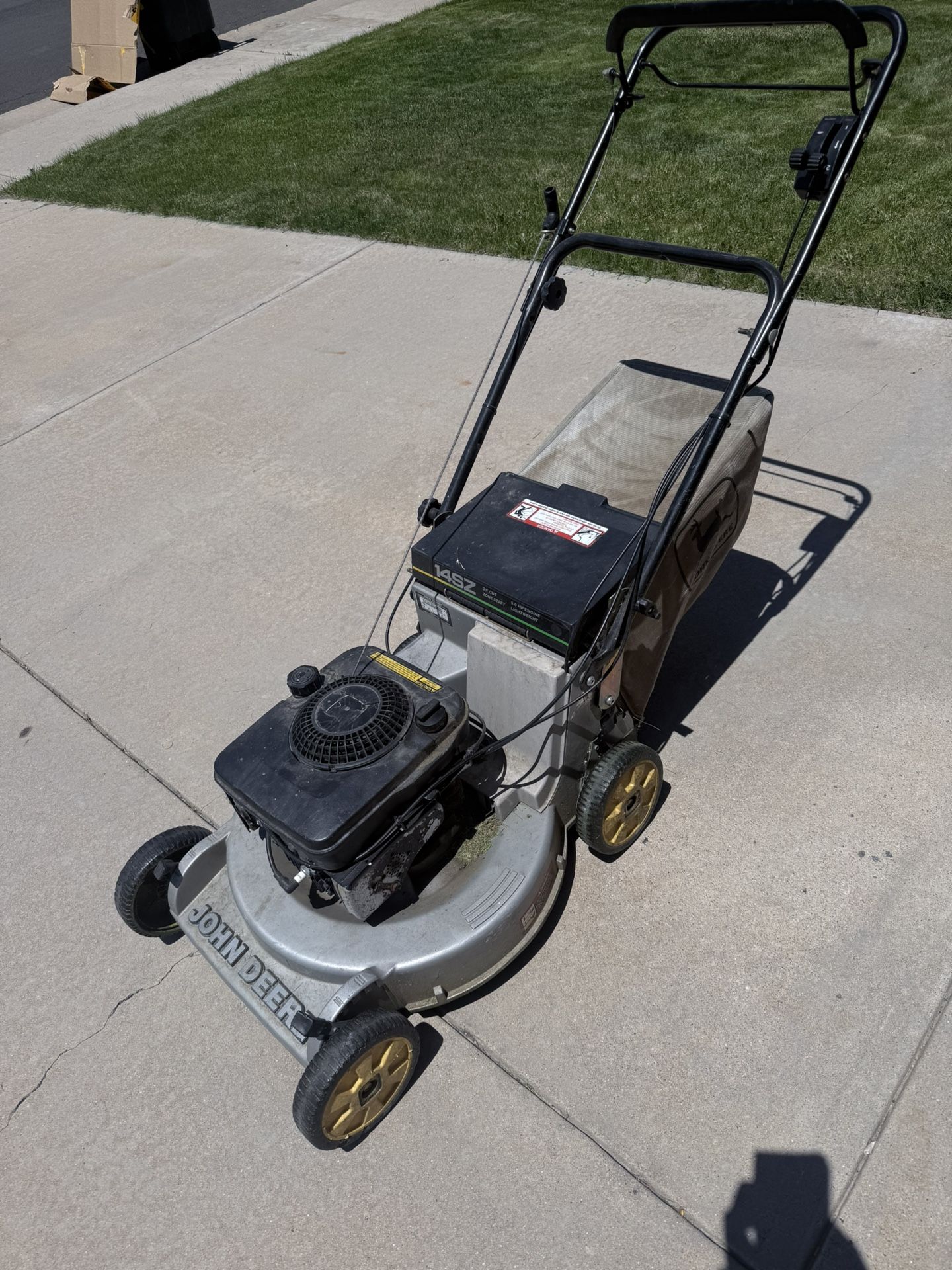 John Deer Lawn Mower