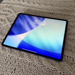 iPad Pro 6th Gen | 12.9 inch | 256gb