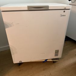 Midea Fridge/Freezer