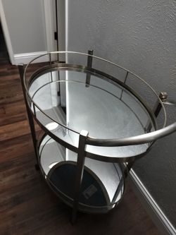 Serving glass table