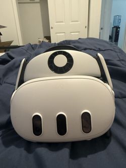 Meta Quest 3 VR Headset w/ Pro Battery Strap, Cooling System, 10,000mAh Hot-Swappable