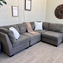 WE DELIVER! 🚚 - Gray Modular Modern Deep-Seated L Sectional Couch