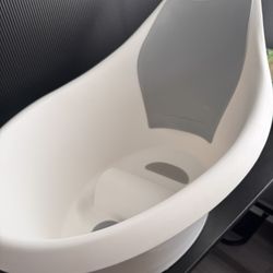 Munchkin Sit & Soak Baby Bath Tub, 0-12 Months