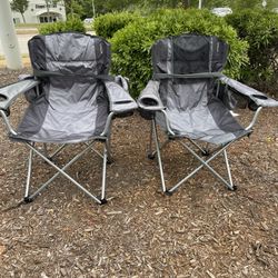 2 Folding Outdoor Chairs