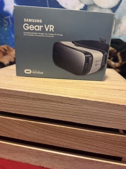 Samsung SM-R322NZWAXAR Gear VR Headset - Frost White
