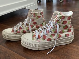 Hightop  Strawberry Converse