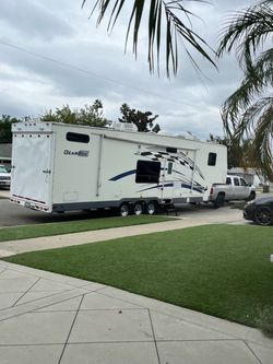 Gearbox toy hauler