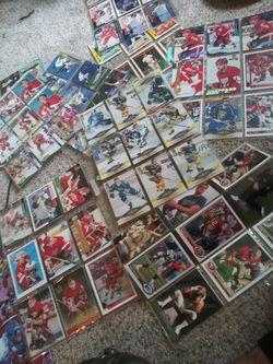 Baseball ,football and Hockey cards Bundle 144 cards vintage